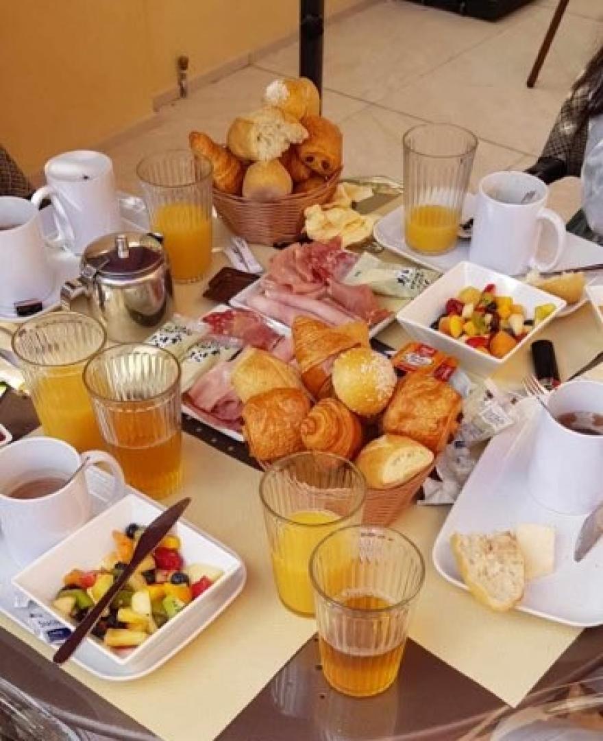 Hotel Chambord - Breakfast